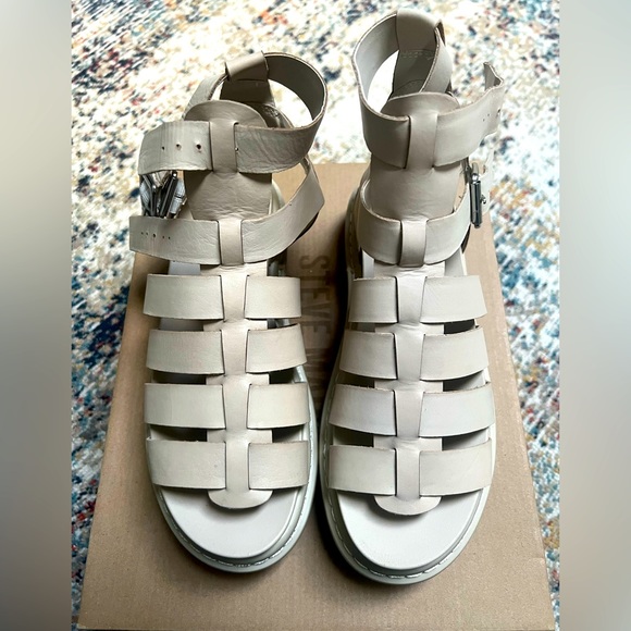 BRAND NEW! Benefit Womens Leather Adjustable Gladiator Sandals - Picture 2 of 7